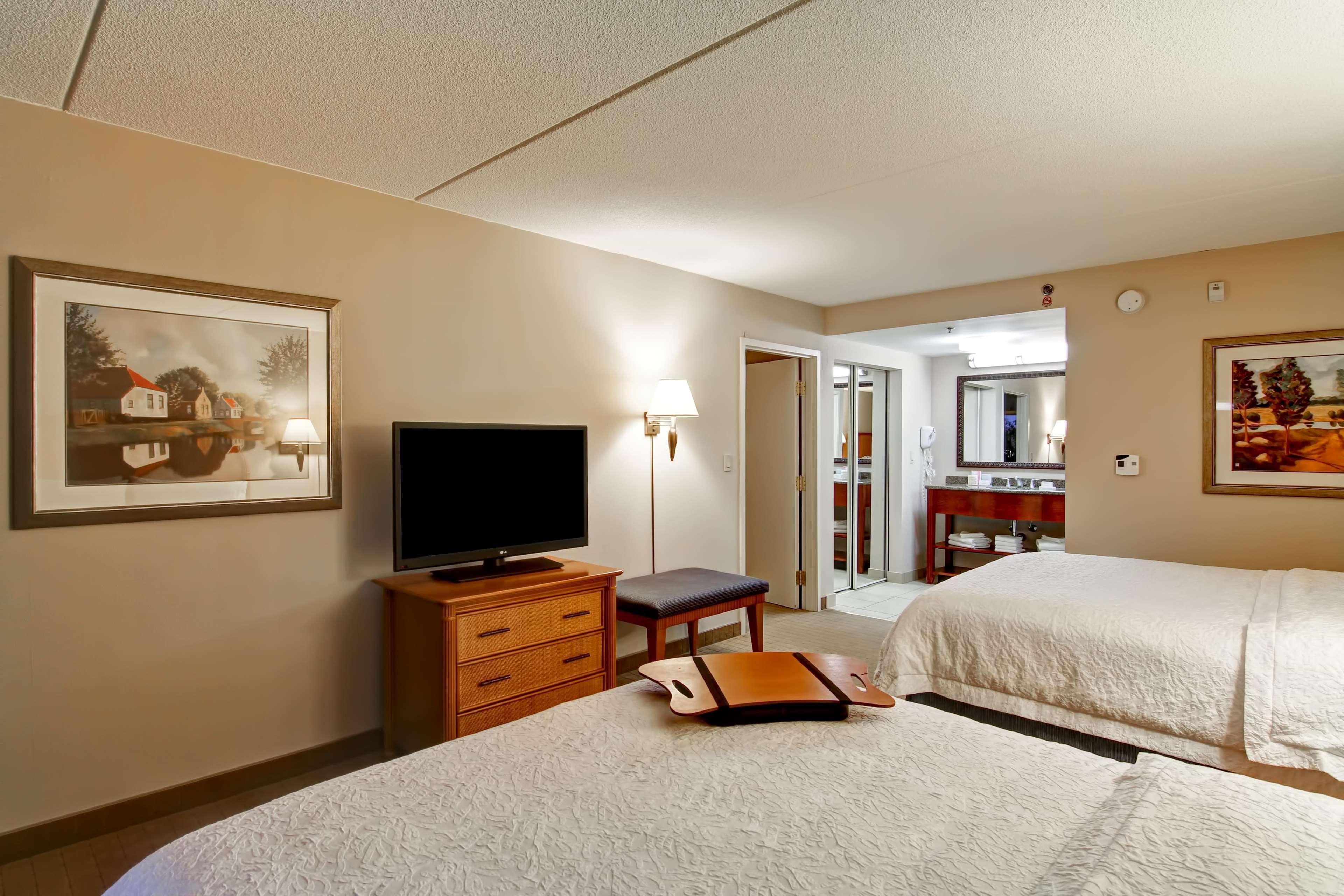 Hampton Inn & Suites Guelph Ngoại thất bức ảnh