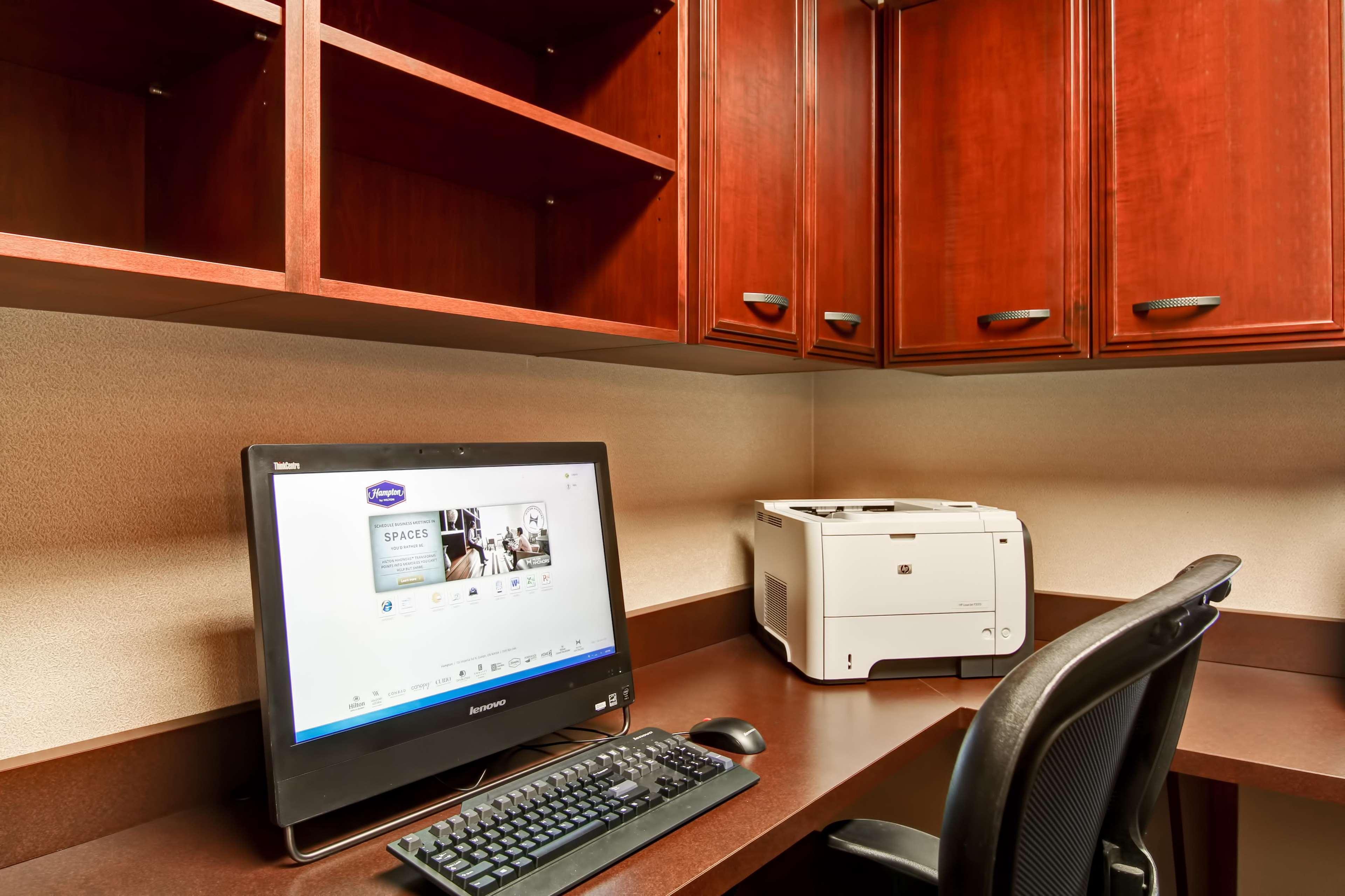Hampton Inn & Suites Guelph Ngoại thất bức ảnh