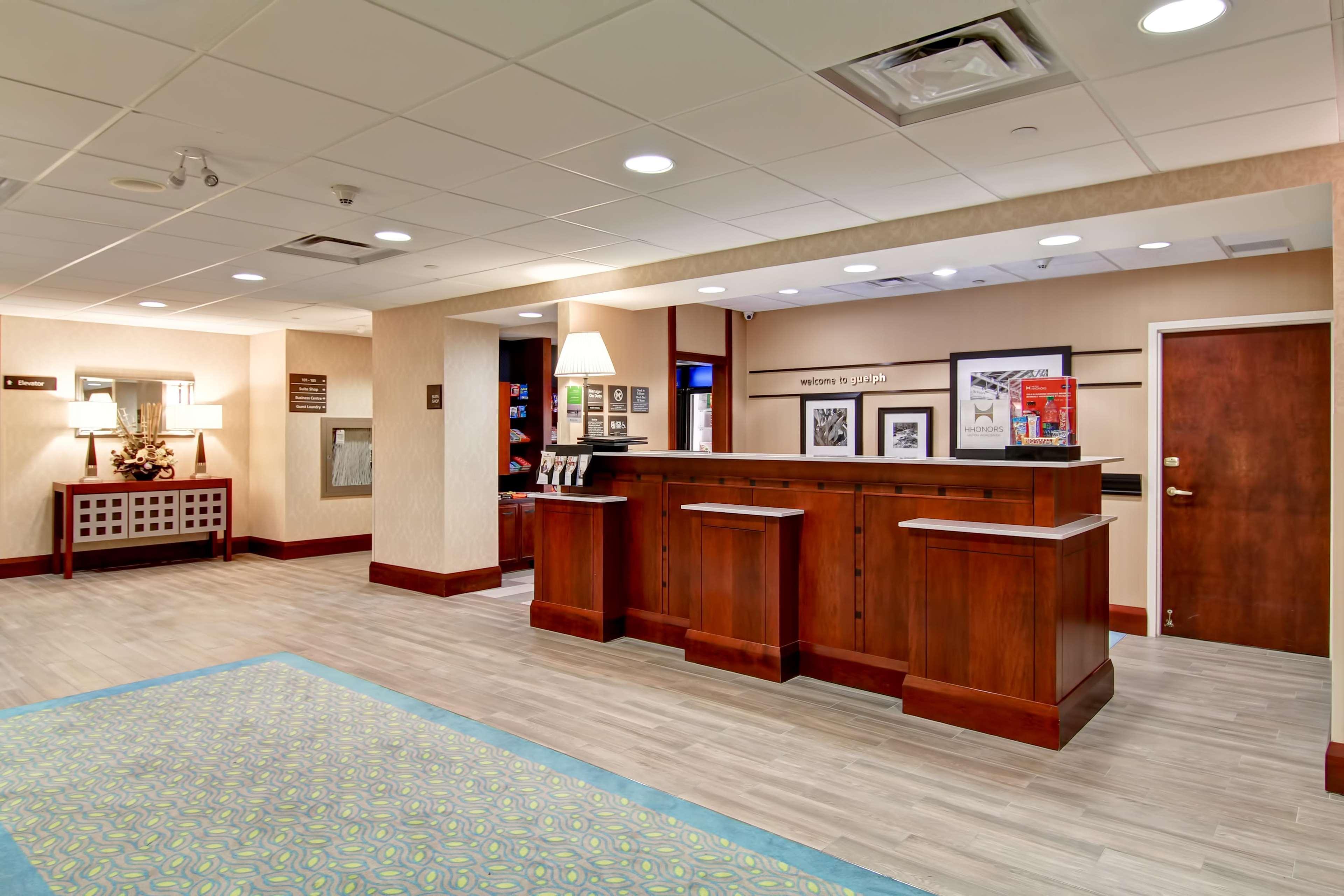 Hampton Inn & Suites Guelph Ngoại thất bức ảnh