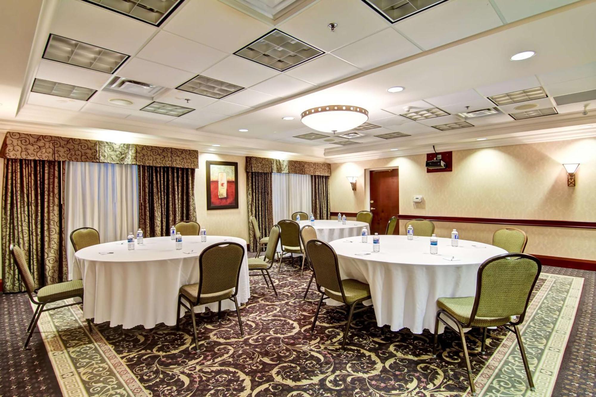 Hampton Inn & Suites Guelph Ngoại thất bức ảnh